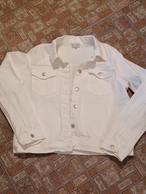 Wonderly White Denim Jean Jacket - Classic Button Front Size Medium¹1